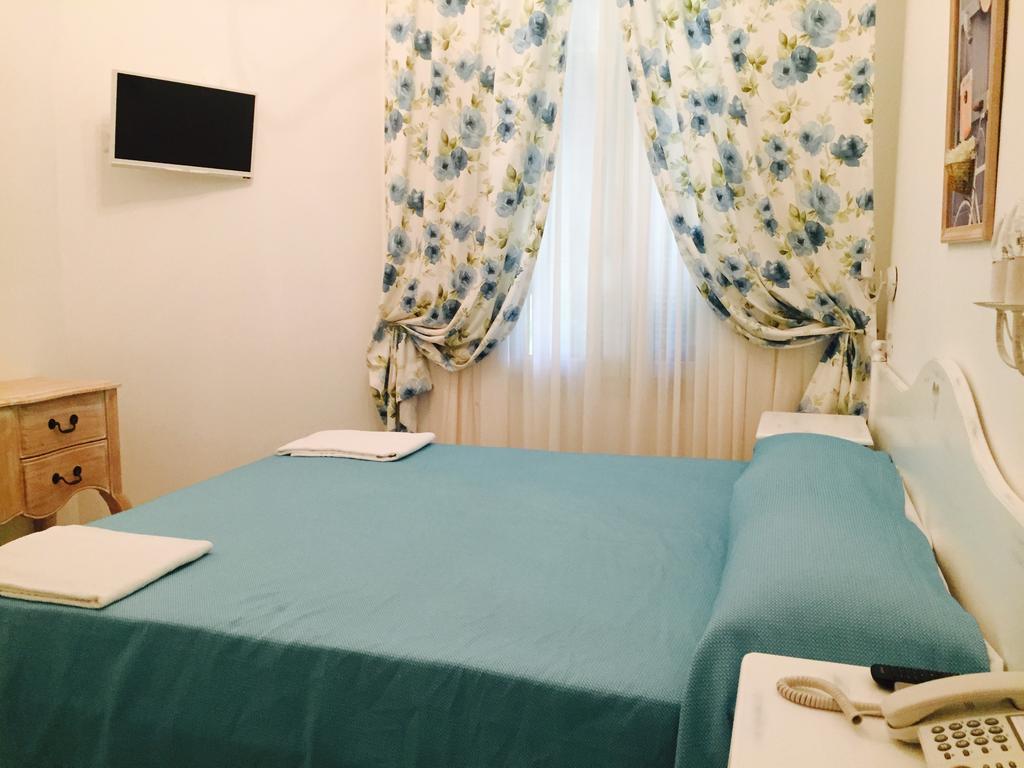 Hotel La Scogliera Bordighera Bilik gambar